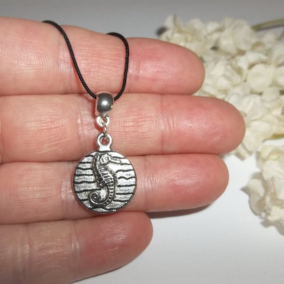 Necklace, Pendant, Seahorse Necklace, Seahorse Jewelry, Silver Seahorse 8051 - Picture 6 of 9